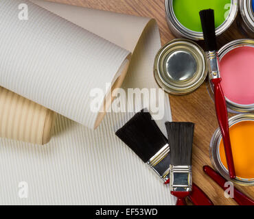 Interior Design - Tapeten und Lacke auf Wasserbasis verwendet im Maler- und Lackierarbeiten. Stockfoto