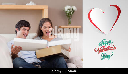 Zusammengesetztes Bild von niedlichen Valentines paar Stockfoto