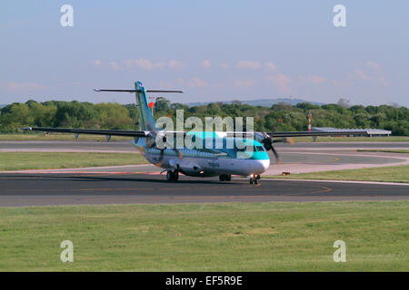 AIR LINGUS ATR 72-500 Flugzeuge EI-REL Flughafen MANCHESTER ENGLAND 14. Mai 2014 Stockfoto