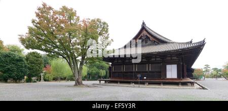 Haupthalle im buddhistischen Sanjusangendo-Tempel in Kyoto, Japan Stockfoto