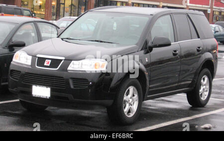 Der 2006-2007 Saturn Vue V6 ist ein kompakter SUV mit 3,5 l V6-Motor, Frontantrieb oder Allradantrieb, der eine Mischung aus Leistung, Funktionalität und Stil bietet. Stockfoto