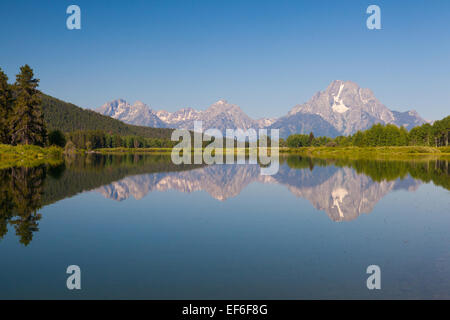 Blick auf die Grand Teton Berge von Oxbow Bend am Snake River. Grand Teton Nationalpark, Wyoming, USA Stockfoto