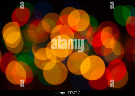 abstrakt - defokussierten leuchtenden farbigen Objekte auf einem schwarzen Hintergrund Stockfoto