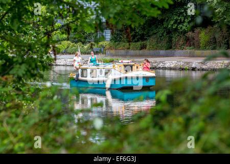 Tretboot, Hausboot "Escargot", selbst angetrieben Boot mit Platz für 4 Personen am Fluss Ruhr, Stockfoto