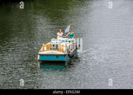 Tretboot, Hausboot "Escargot", selbst angetrieben Boot mit Platz für 4 Personen am Fluss Ruhr, Stockfoto