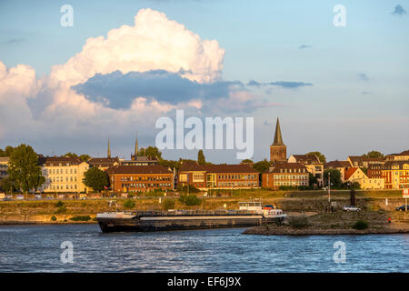 Duisburg-Ruhrort, Europas größtem Binnenhafen, Rhein, Stockfoto