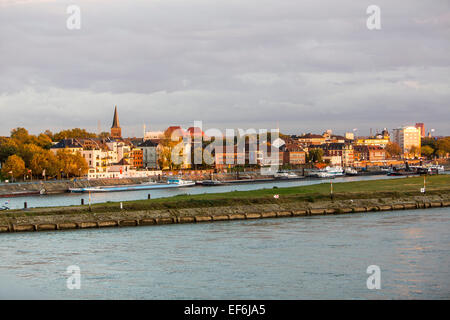 Duisburg-Ruhrort, Europas größtem Binnenhafen, Rhein, Stockfoto