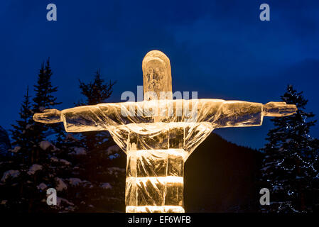 Eis-Carving von Christus dem Erlöser, Ice Magic Festival, Lake Louise, Banff Nationalpark, Alberta, Kanada Stockfoto