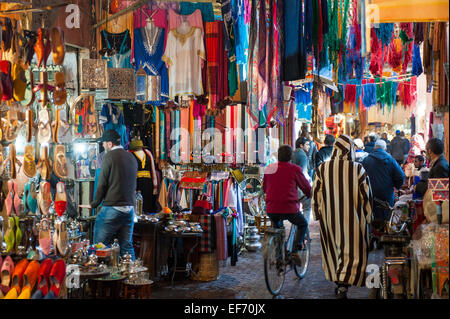 Ein Souk in Marrakesch, Marokko Stockfoto