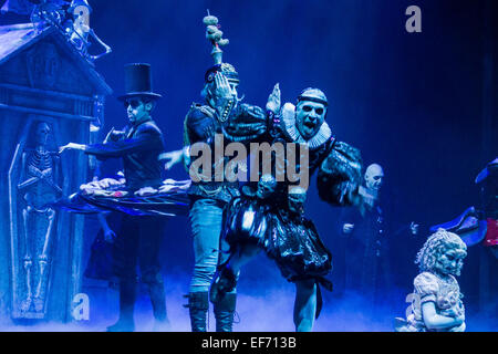 Turin, Italien. 27. Januar 2015. Theatralischen Debüt Turin für das Musical von Stefano Benni "The Addams Family". Bildnachweis: Elena Aquila/Pacific Press/Alamy Live-Nachrichten Stockfoto