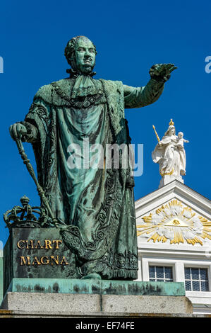 Denkmal für König Maximilian Joseph i. von Bayern, Westfassade, St.-Stephans Kathedrale, Passau, untere Bayern, Bayern, Deutschland Stockfoto