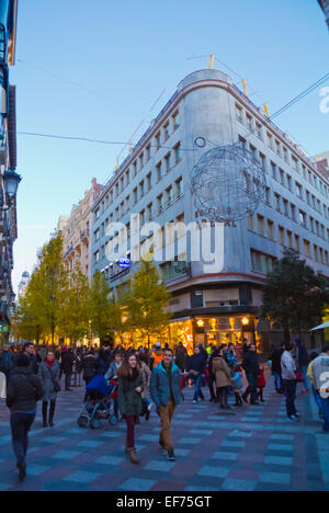 Calle Arenal, eine der vielen Fußgängerzonen ab Platz Puerta del Sol, Madrid, Spanien Stockfoto