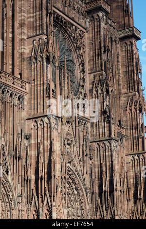 Fassade der Kathedrale von Straßburg, Strasbourg Frankreich. Stockfoto