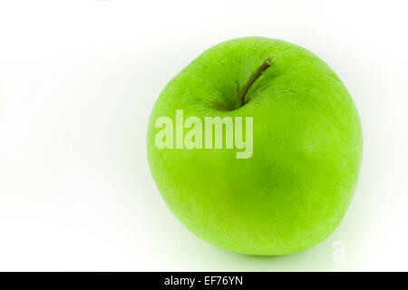 Grüner Apfel, isoliert auf weißem Hintergrund Stockfoto