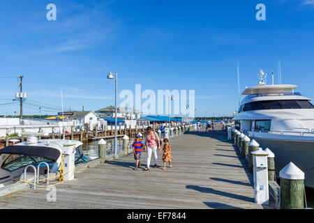 Uferpromenade in das Dorf Greenport, Suffolk County, Long Island, NY, USA Stockfoto