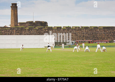 GALLE-CRICKET-MANNSCHAFT SPIELT IM GALLE INTERNATIONAL CRICKET STADIUM Stockfoto