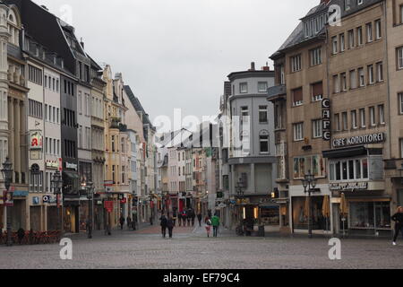 Fußgängerzone in der Innenstadt von Bonn, Deutschland. Stockfoto