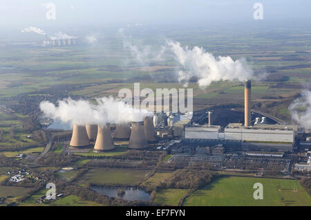 Drax Power Station, mit Eggborough in der Ferne, North Yorkshire, UK Stockfoto