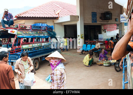 Bushaltestelle in Pakse, Laos. Stockfoto