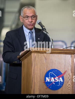 NASA-Administrator Charlie Bolden befasst sich mit die Medien über die Gewerbeflächen Zusammenarbeit am Johnson Space Center 26. Januar 2015 in Houston, Texas. Stockfoto