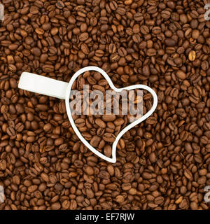 Becher für Kaffee Bohnen Stockfoto