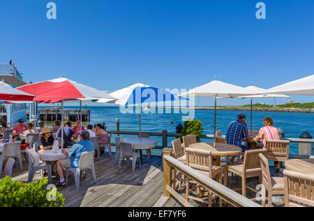 Waterfront Restaurant Gosman Dock Entwicklung, Montauk Harbor, Suffolk County, Long Island, NY, USA Stockfoto