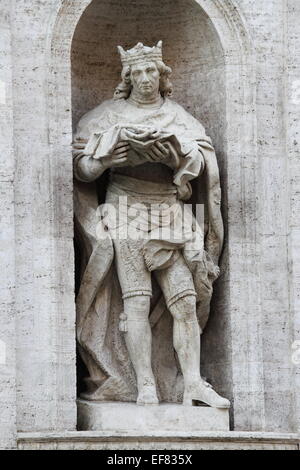 Statue von Saint Louis in Saint Louis Kathedrale von Rom, Italien Stockfoto