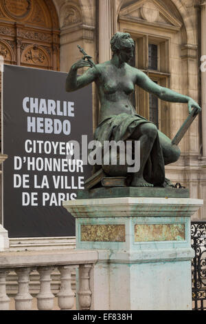 Paris, Parvis de l ' Hotel de Ville Ort, Solidarität Banner an Charlie Hebdo Zeitung nach 7. Januar 2015 Terroranschlag Stockfoto