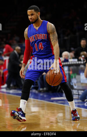 Philadelphia, Pennsylvania, USA. 28. Januar 2015. Philadelphia, Pennsylvania, USA. 28. Januar 2015. Detroit Pistons bewachen DJ Augustin (14) in Aktion während der NBA-Spiel zwischen den Detroit Pistons und die Philadelphia 76ers im Wells Fargo Center in Philadelphia, Pennsylvania. © Csm/Alamy Live News Bildnachweis: Cal Sport Media/Alamy Live News Stockfoto