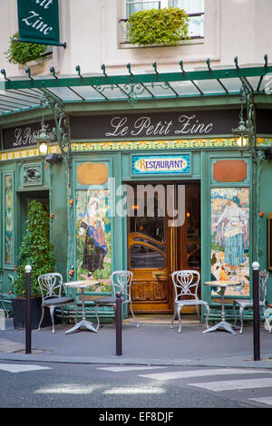 Das Restaurant Le Petit Zinc entlang der Rue des Saints-Pères, Saint-Germain-des-Prés, Paris Frankreich Stockfoto