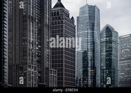 Lizenz verfügbar unter MaximImages.com - Wolkenkratzer in Lujiazui, Pudong, Shanghai, China Stockfoto