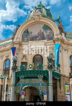 Tschechien, Prag. Gemeindehaus am Platz der Republik, in der Nähe des Pulverturms entstand im Stil des Art Nouveau Prague Stockfoto