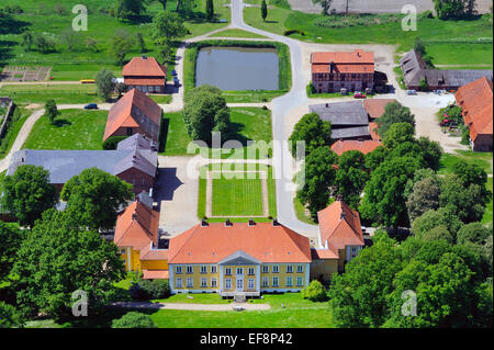 Wotersen Schloss, bekannt durch die ZDF-Serie Das Erbe der Guldenburgs, Luftaufnahme, Roseburg, Schleswig-Holstein Stockfoto