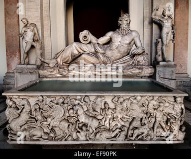 Flussgott (Arno). Auf dem Display in der achteckige Rechnungshof Pio Clementino (Vatican Museum Rom-Italien) Stockfoto