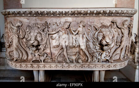 Marmor-Sarkophag traditionelle Prozession Dionysus Mänaden Satyrn und liebt es zu Überschneidungen Panther 150 n. Chr. Vatikan Museum Rom Stockfoto