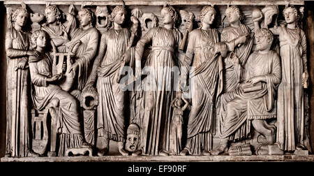 Musen und Dichter. Sarkophag-Relief. Achteckigen Innenhof Pio-Clementino (Vatikan Museum Rom-Italien) Stockfoto
