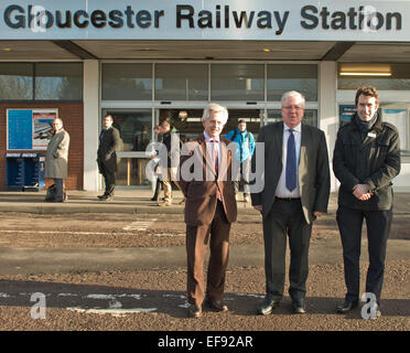 Gloucester, Großbritannien. 29. Januar 2015. Minister für Verkehr Patrick McLoughlin macht einen ministerielle Besuch in Gloucester Railway Station. Bildnachweis: Charlie Bryan/Alamy Live News Stockfoto