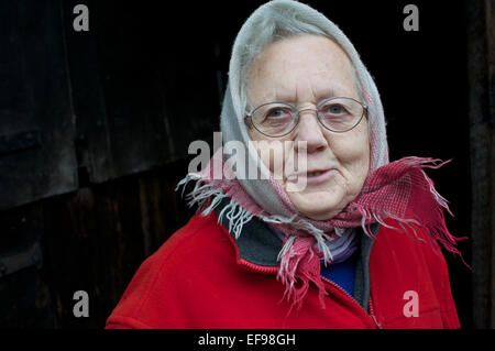 Eine angesehene Dorf Dame Stockfoto