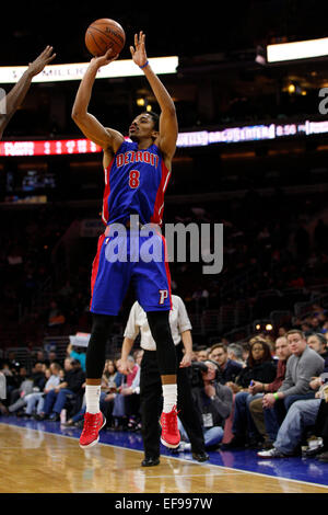 28. Januar 2015: Detroit Pistons bewachen Spencer Dinwiddie (8) in Aktion während der NBA-Spiel zwischen den Detroit Pistons und die Philadelphia 76ers im Wells Fargo Center in Philadelphia, Pennsylvania. Die Philadelphia 76ers gewann 89-69. Stockfoto