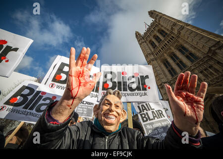 London, UK. 29. Januar 2015.  Protest gegen den Irak Anfrage Verzögerung außerhalb Westminster Credit: Guy Corbishley/Alamy Live News Stockfoto