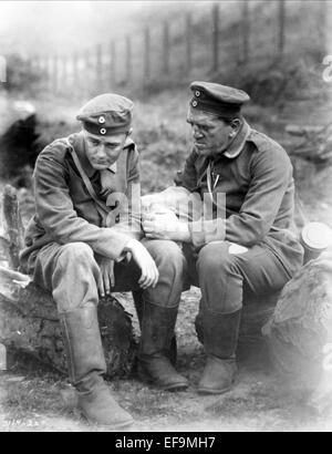 LEW AYRES, Louis Wolheim, alles ruhig an der Westfront, 1930 Stockfoto