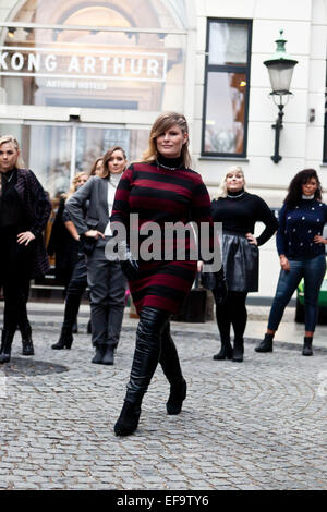 Kopenhagen, Dänemark, 29. Januar 2015: CARMACOMA Streetstyle-Show zu Beginn der "Vielfalt Patrol"-Parade durch die Innenstadt von Kopenhagen geht. Bildnachweis: OJPHOTOS/Alamy Live-Nachrichten Stockfoto