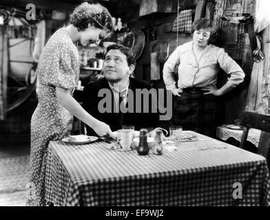 LORETTA YOUNG, Spencer Tracy, MARJORIE RAMBEAU, MANN'S CASTLE, 1933 Stockfoto