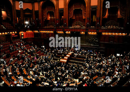 Rom. 29. Januar 2015. Foto aufgenommen am 29. Januar 2015 zeigt einen allgemeinen Überblick über die Abstimmung im italienischen Parlament in Rom, Italien. Italienische Parlament versammelten sich in der gemeinsamen Sitzung beider Häuser am Donnerstag für die erste Runde der Abstimmung um den neuen Präsidenten zu wählen, nachdem 89-j hrige Giorgio Napolitano am 14. Januar zurücktrat. © Xu Nizhi/Xinhua/Alamy Live-Nachrichten Stockfoto