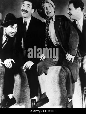 CHICO MARX, Groucho Marx, HARPO MARX, ZEPPO MARX, ANIMAL CRACKERS, 1930 Stockfoto