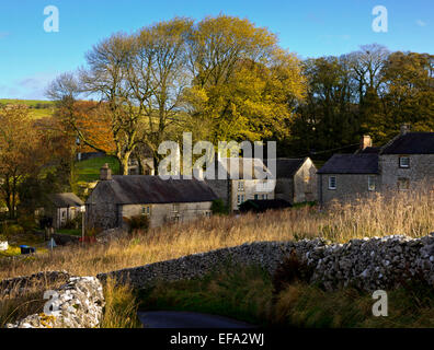 Feldweg bei Hartington, einem kleinen Dorf in der Peak District National Park in Derbyshire England UK Stockfoto