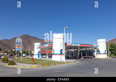 Tankstelle ADNOC in Fujairah, Vereinigte Arabische Emirate Stockfoto