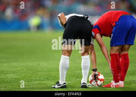 Sydney, Australien. 26. Januar 2015. Ryuji Sato (Schiedsrichter) Fußball: AFC Asien-Pokal Australien 2015 Halbfinalspiel zwischen Südkorea 2-0 Irak im Stadium Australia in Sydney, Australien. © Kenzaburo Matsuoka/AFLO/Alamy Live-Nachrichten Stockfoto