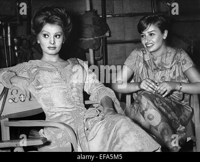 SOPHIA LOREN & MANNA MARIA VILLANI SCICOLONE SCHAUSPIELERIN MIT SCHWESTER (1960) Stockfoto