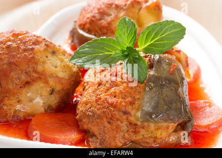 Gefilte Fisch auf den Teller Closeup. Stockfoto